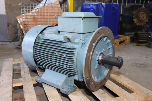 Motor eléctrico ABB – 37 kW. Reacondicionado.